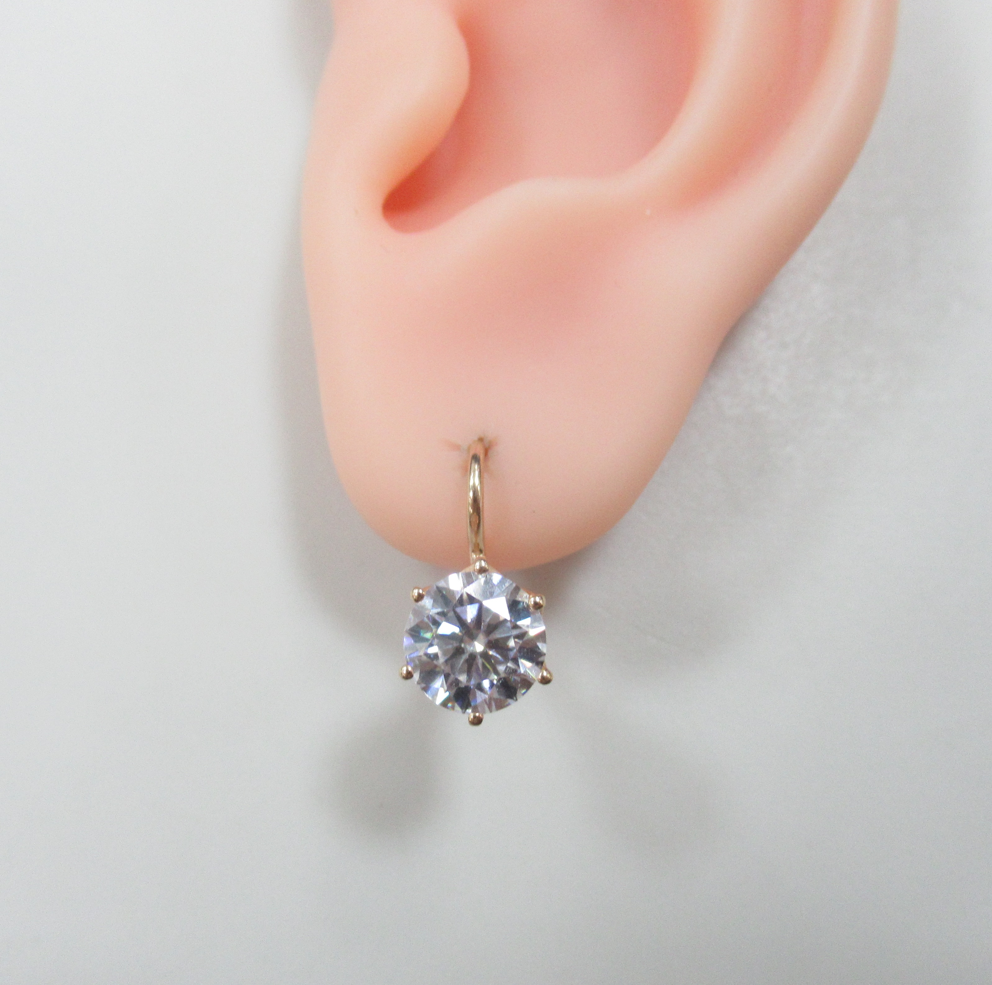 Серебряные серьги с муассанитами